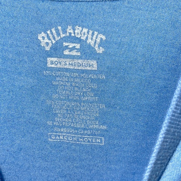 Billabong shirt ๐โโ๏ธ - Picture 4 of 6
